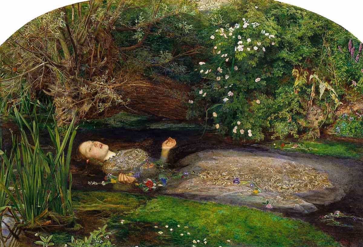 Il dipinto di Millais Ofelia: una giovane donna che galleggia supina in un ruscello pieno di fiori e piante